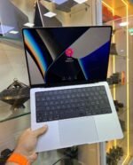 MACBOOK PRO 2021 M1 PRO 14.2 POUCES ( 32Go ram et 512 Ssd) puce M1 Pro