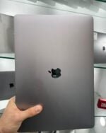 MacBook Pro Touchbar (15-inch, 2016) – Image 3