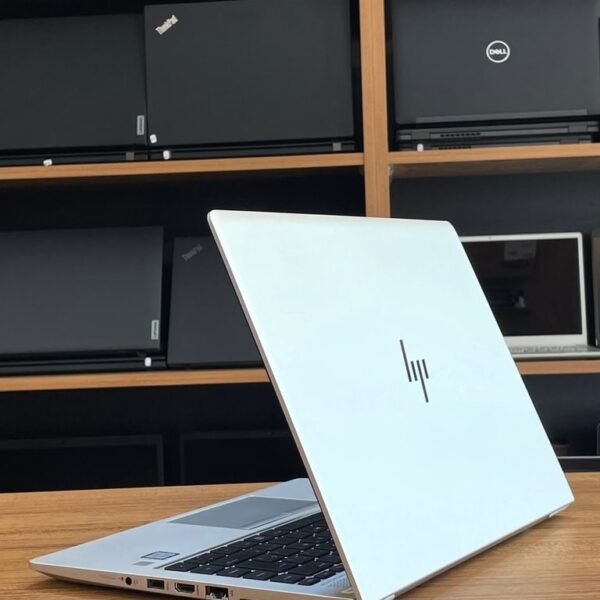HP EliteBook 840 G5 CORE i7 ~ 8ème Gen | SSD 512 Go - RAM 16 Go DDR4