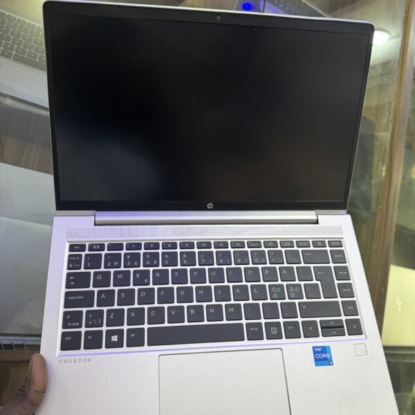 HP PROBOOK 440 G8 (2021) | RAM 16 Go - SSD 256 Go, ECRAN 14‘‘ POUCE | NVIDIA GeForce 2Go dédié