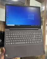 Lenovo IdeaPad V15 Ryzen 3~3250U - ram 8Go - ssd 256 Go - Graphique amd Radeon Vega 3 de 2Go dédié