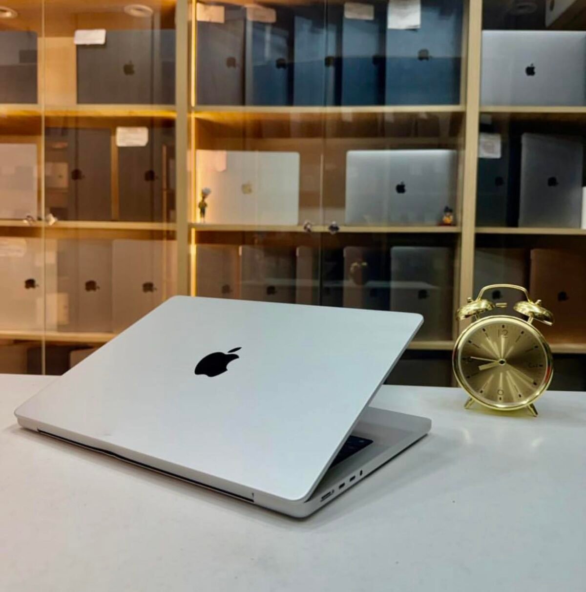 MACBOOK PRO 2023 - PUCE M2PRO 8/256 – Image 2