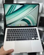 MacBook Air (13-inch, M2, 2022)
