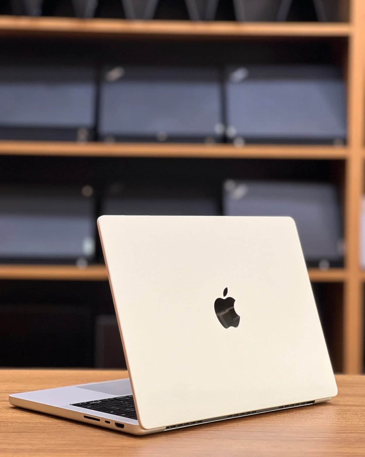 MacBook Pro 14” 2021 M1 PRO – Image 2