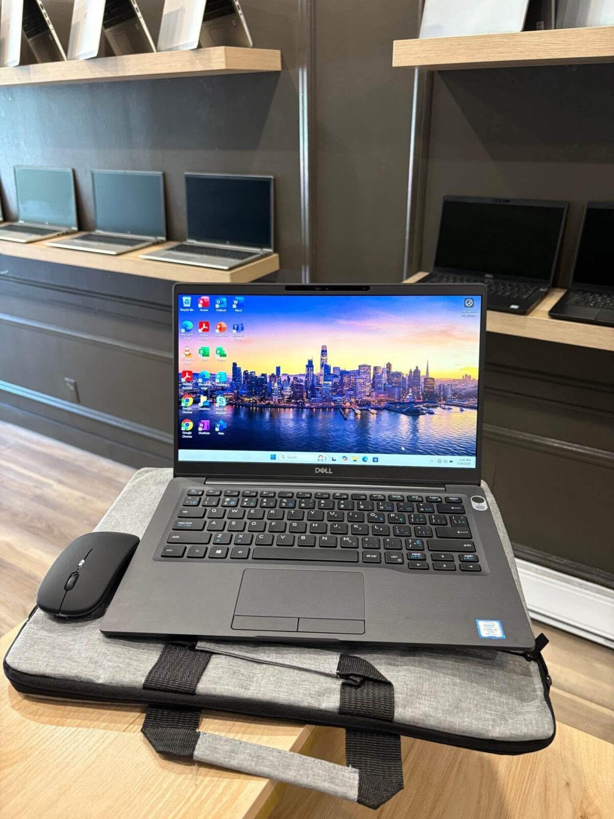 Dell Latitude 7400 ✨Intel Core i5 8ᵉ Génération – Image 1