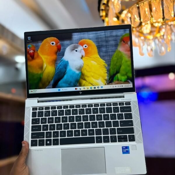HP EliteBook 830 G8 – i7 11éme d’Écran Tactile & Ultra Puissant
